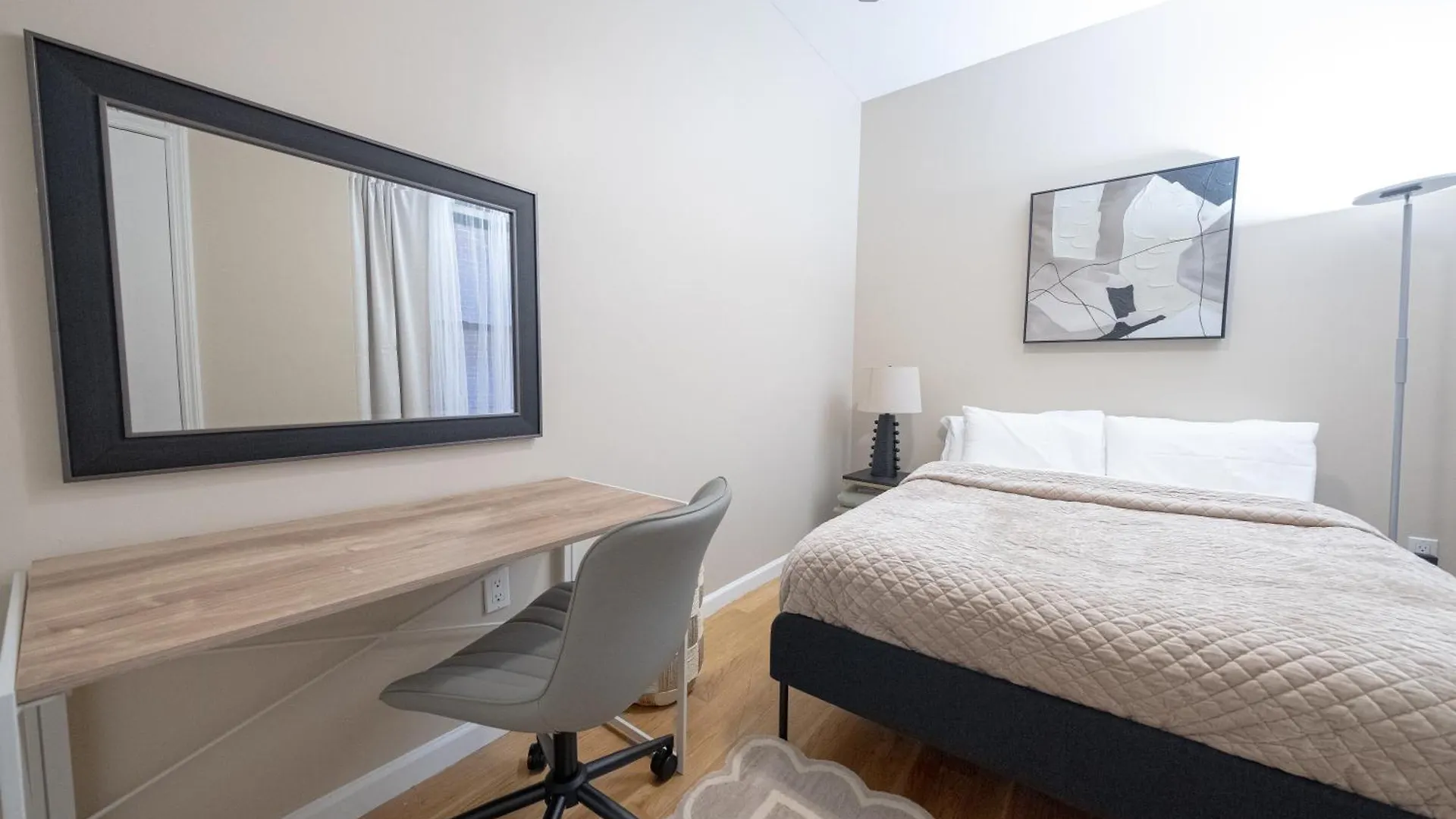 4Br Apt Two Blocks To Central Park Elevator, Laundry, Virtual Doorman New York
