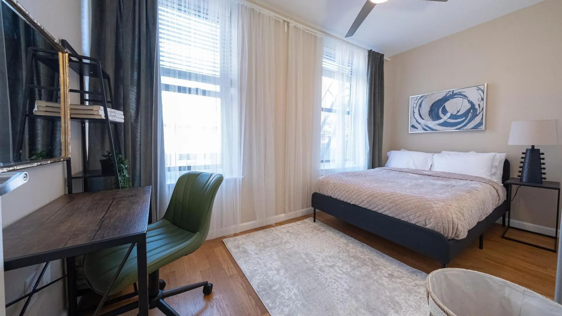 4Br Apt Two Blocks To Central Park Elevator, Laundry, Virtual Doorman New York Apartment
