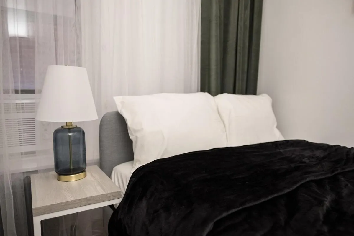 4Br Apt Two Blocks To Central Park Elevator, Laundry, Virtual Doorman New York Apartment