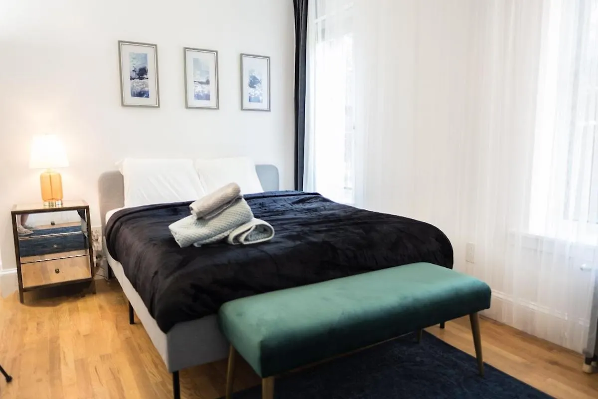 Apartment 4Br Apt Two Blocks To Central Park Elevator, Laundry, Virtual Doorman New York United States