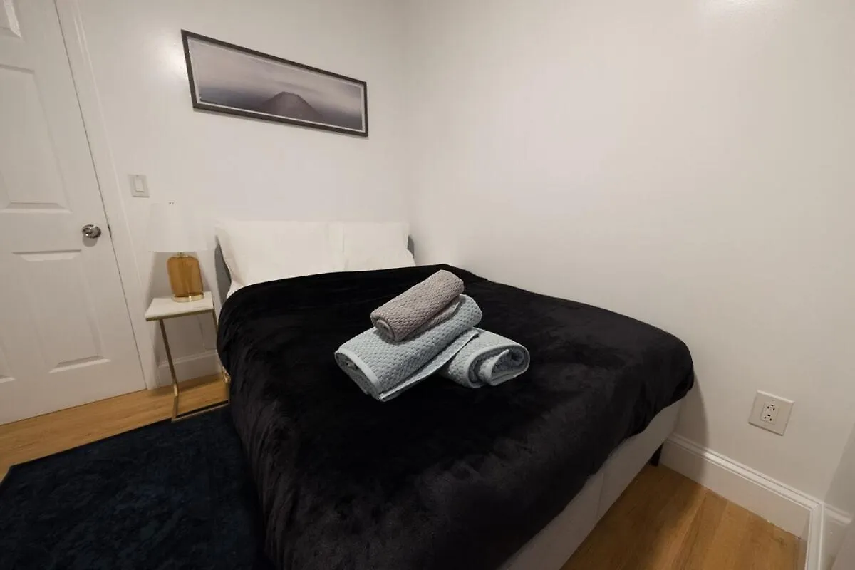 4Br Apt Two Blocks To Central Park Elevator, Laundry, Virtual Doorman New York Apartment