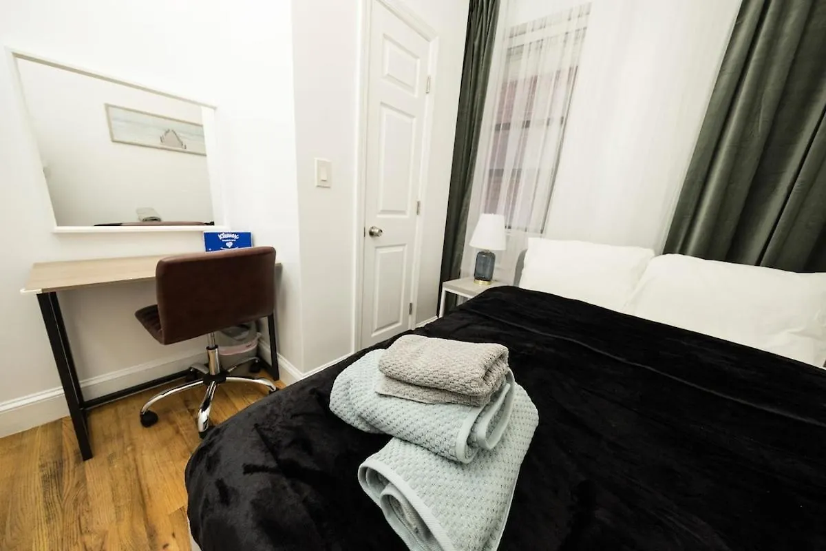 4Br Apt Two Blocks To Central Park Elevator, Laundry, Virtual Doorman New York Apartment