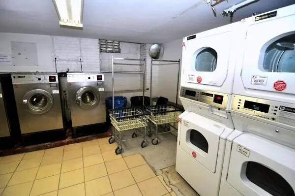 4Br Apt Two Blocks To Central Park Elevator, Laundry, Virtual Doorman New York